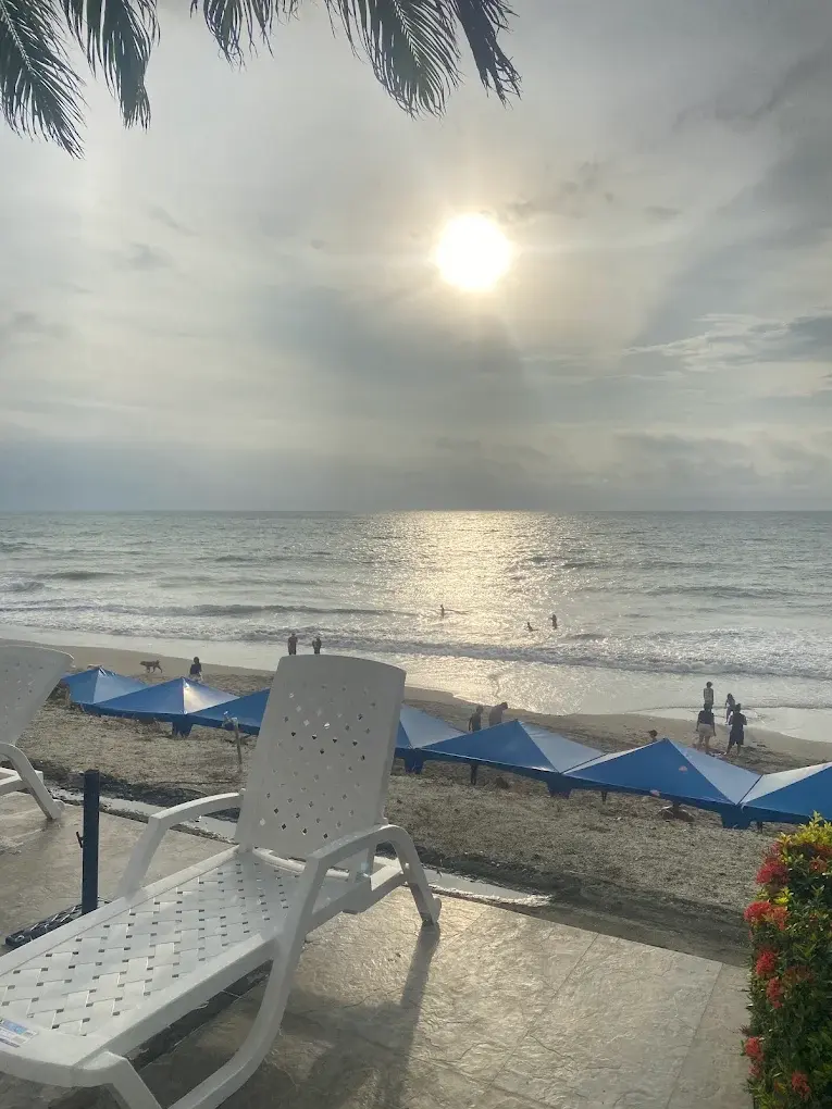 Atardecer sobre la playa